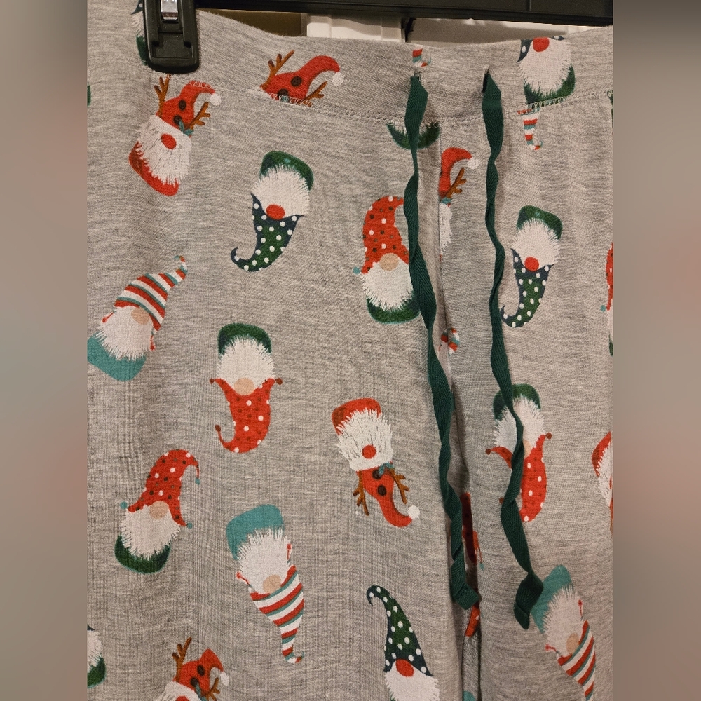 Isaac Mizrahi Gnome Christmas Jogger Pajama Pants Sz Medium - Picture 2 of 5